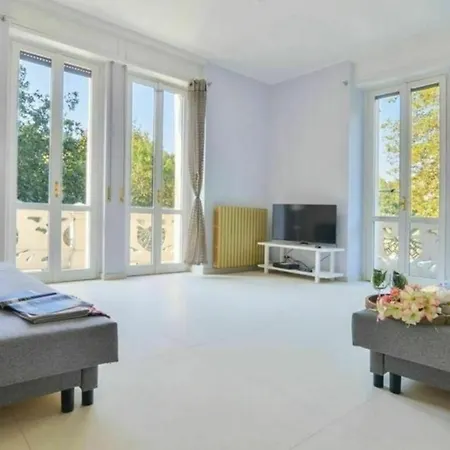 Apartment Bacone Liberty Olimpia Milan